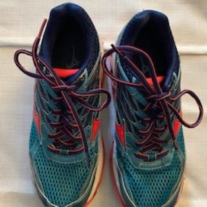 Running shoes
